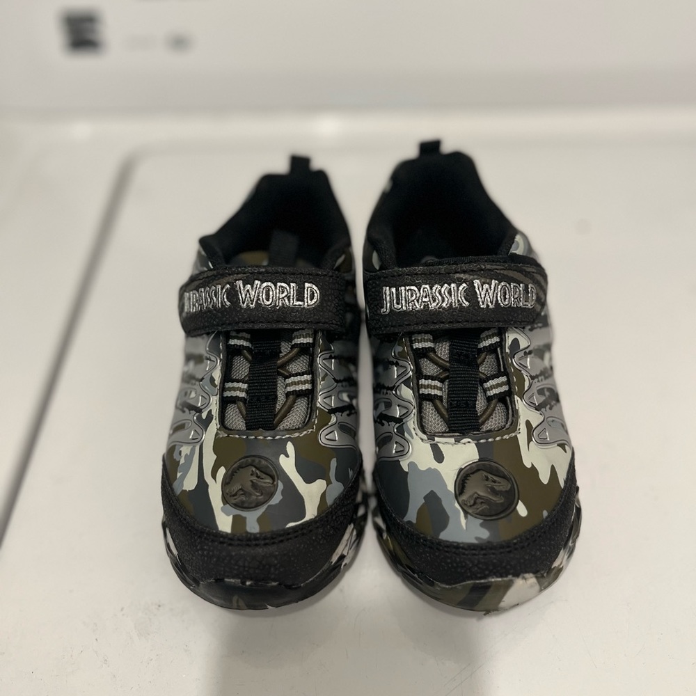 Jurassic Park kids light up tennis shoes